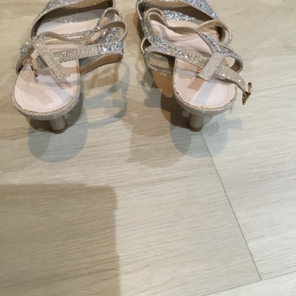 David’s bridal, strappy sandle with Kitty heel - Picture 2 of 3